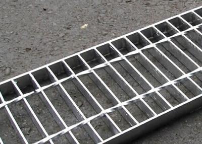 China 30 X 3 Concrete Steel Grating Drain Cover Hot Dip Galvanized Surface for sale