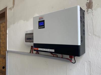 China Solar Low Frequency Inverter 4KW Pure Sine Wave With 60APWM Charge Controller for sale
