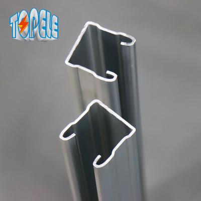 China 41 * 21mm 41 * 41mm Stainless Steel Unistrut Feet Plain Or Slotted for sale