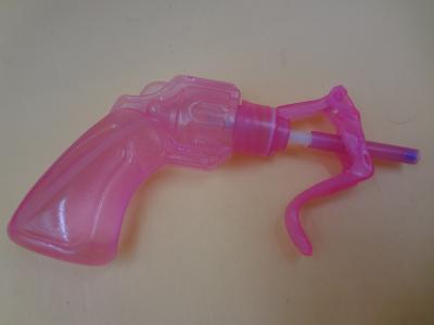 China Really Sour Fancy Gun Toys Candy With Spray Drink Cool Feeling ISO Certificate for sale