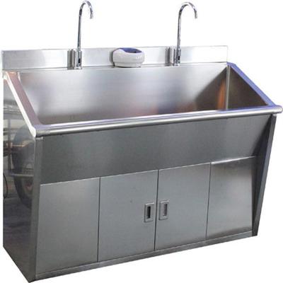 China Hospital Stainless Steel Surgical Scrub Sinks Foot Operated Hand Wash Sink for sale