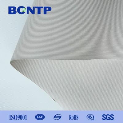 中国 ブラックアウト ガラス繊維のローラーブラインド 窓のシェード ローラーブラインド 交換布 販売のため