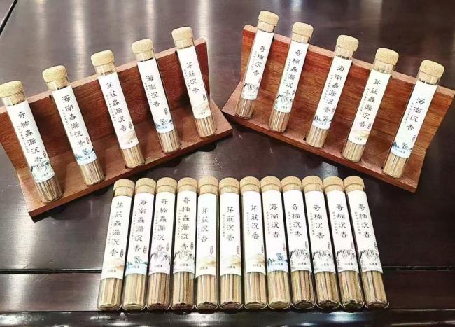 Natural Agarwood Incense Sticks Long Lasting Fragrance Ideal for Meditation Relaxation and Aromatherapy Sessions