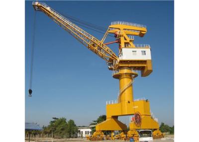 China Marine 550t Shipyard Port Cranes , Rack Luffing Pedestal Jib Crane for sale