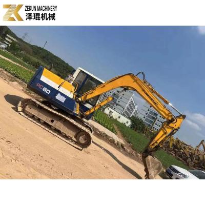 China Máquina de construção Komatsu 60 Excavadora PC60-5 Mini Máquina 6.3TON Peso operacional à venda