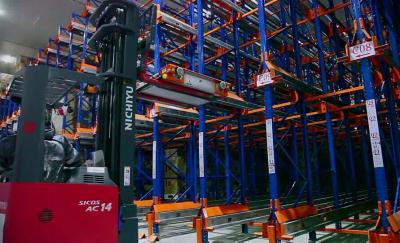 China Adjustable Dairy industrial Radio Shuttle Racking with forklift truck , 1500KG for sale