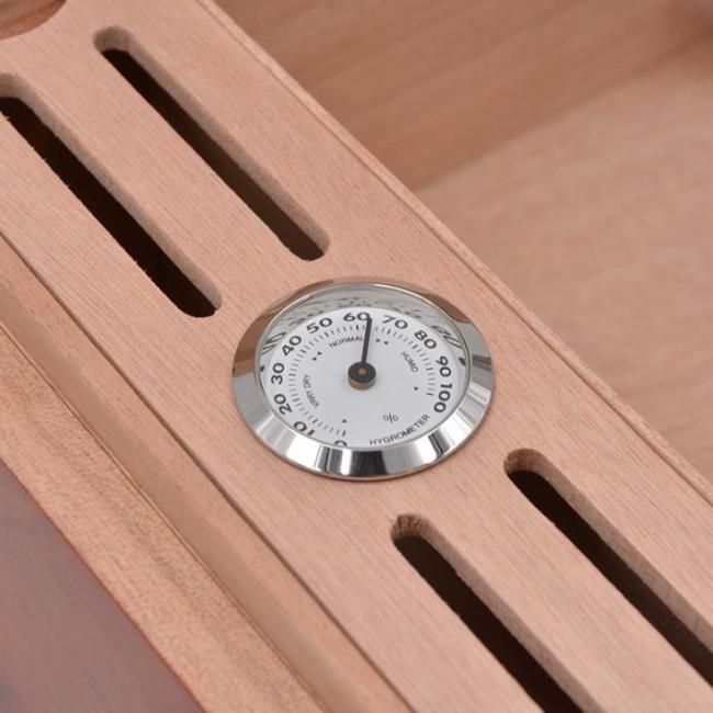 Custom designed cigar packaging box with premium features