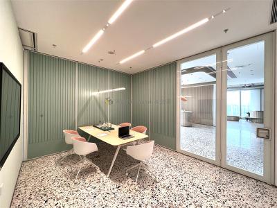 中国 現代的な移動可能なガラスの隔壁 家庭用オフィス用 10mm厚さ 販売のため