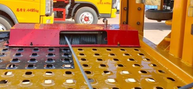Customized Dongfeng 4T road wrecker towing truck flatbed type with crane boom for TOGO, street towing recovery vehicle