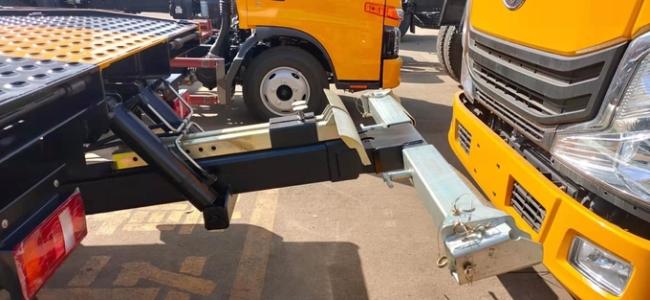Customized Dongfeng 4T road wrecker towing truck flatbed type with crane boom for TOGO, street towing recovery vehicle