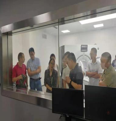Chine GV du blindage antirayonnement de verre plombeux de rayon X d'ANIMAL FAMILIER de 50mm X Ray Protection Glass à vendre