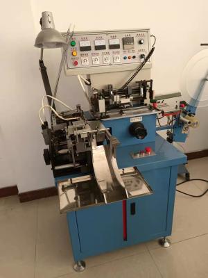 China Ultrasonic Garment Label Cutting And Folding Machine 220V High Speed à venda