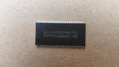 Chine le circuit intégré de 256M 143MHZ 54TSOP partie la mémoire IC IS42S16160G-7TLI à vendre
