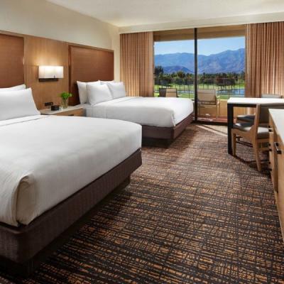 中国 Hiltonのブランドのホテルの最高のホテルの顧客用クルミの木製のホテルの寝室の家具、厚遇のcasegoods 販売のため