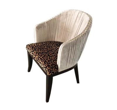 Китай Ткань бархата гостиницы современного дизайна выполненная на заказ деревянный обедая стул с серебряными neilheads продается
