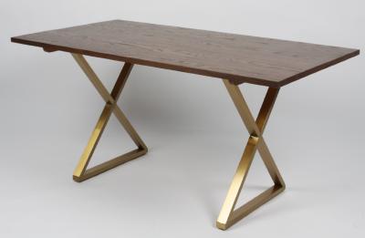 China Os pés do metal da madeira maciça moldam a mesa de jantar de madeira retangular à venda