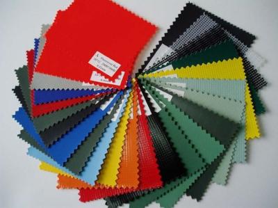 China Weave liso revestido claro de tela de malha do poliéster do PVC para barracas exteriores à venda