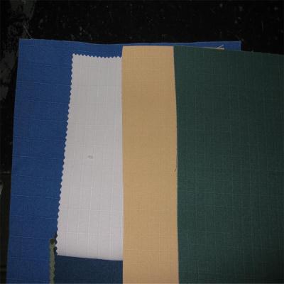 Chine Tissu de toile de tente de polyester de 400 GM/M, tissu imperméable de toile pour des tentes  à vendre