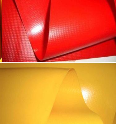 China prova resistente UV do oídio da tela de encerado do PVC 550gsm para a tampa de construção dos telhados à venda