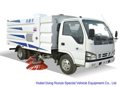 China Caminhão para varrer de lavagem, veículo da vassoura de estrada de ISUZU 600 da vassoura de rua à venda