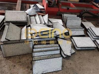 China Hot Vulcanization Alumina Ceramic Tile Wear Liners No Sticking for sale