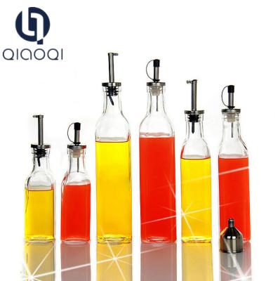 China high quality Clear square glass oil dispenser with stopper for sale