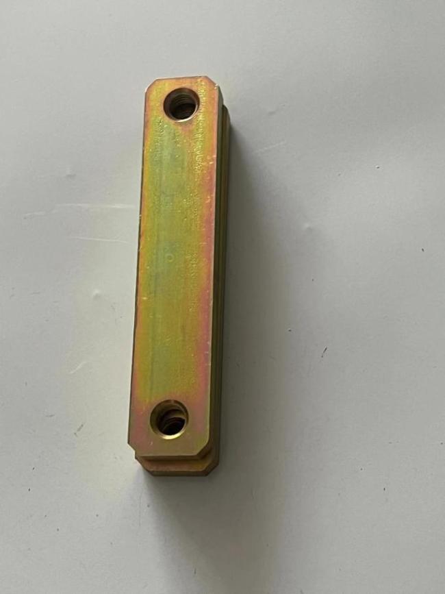K5678950 923828.0740 Locating plates Kalmar Reach Stacker Parts 3