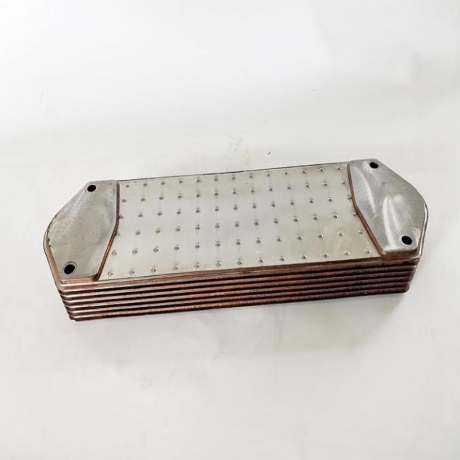 DI12-54A SMV4531TB5 Scania Engine Parts , 1333183 Scania Oil Cooler 2
