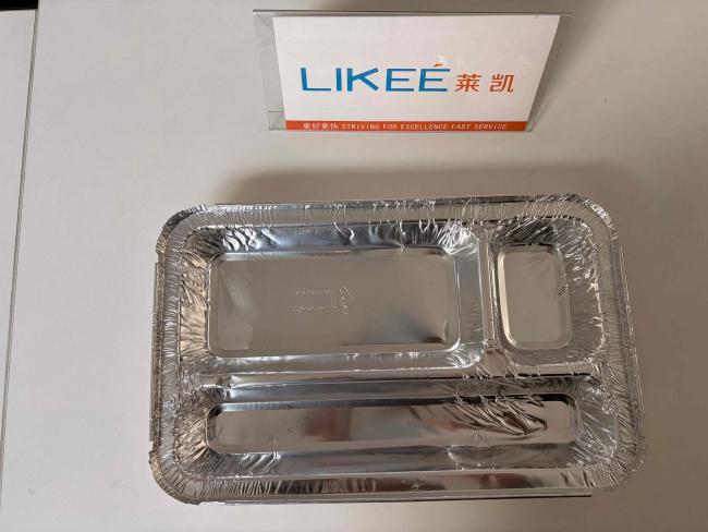 Aluminum foil container with lid