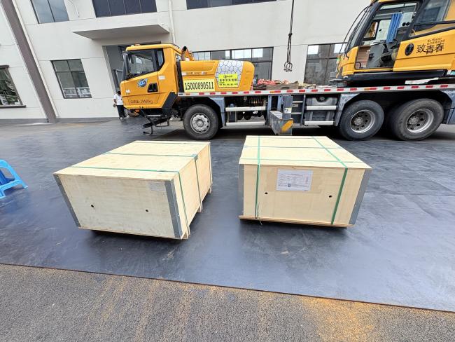 Final inspection and packing of aluminium foil container machine before shipment