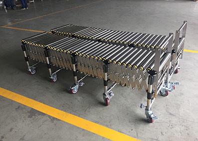 China Adjustable Height Flexible Roller Conveyor with Stainless Steel Material en venta