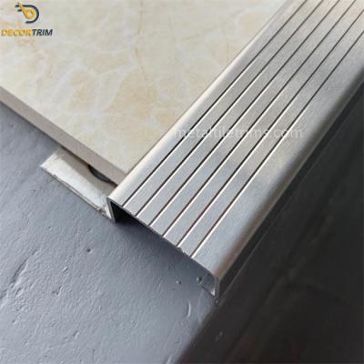 China SS304 Metal Concrete Step Edge Protector Anti Skid 2440mm 2500mm Length for sale