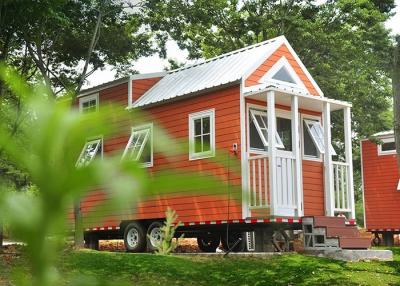 China Modern Color Small Modern Prefab Homes Prefabricated Tiny House With Trailer for sale