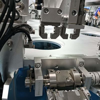 Китай Высокоскоростное производство CRC Cap Assembly Machine OEM Автоматический для многодетальных крышек продается