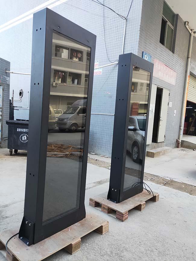 Outdoor Capacitive Touch Lcd Display 43 Inch Waterproof Digital Signage LCD Movable IP65 Poster For Business Near Me