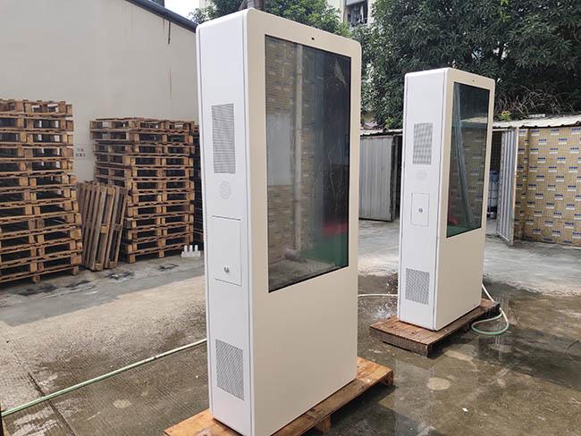 IP65 Outdoor LCD Outdoor Video Signage Horizontal/Vertical Display Outdoor LCD Signs Wholesale