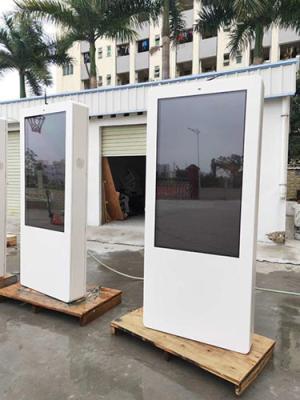 China Waterproof High brightness 2500 Nits Outdoor Digital Signage for North America market for sale
