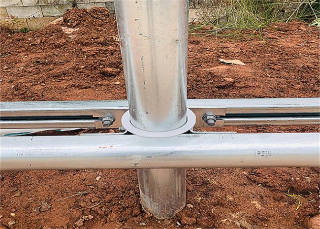 Yellow Red EVA Filled Safety Roller Barrier High Energy Absorption And Low Reaction 9
