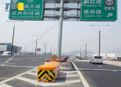 Chine Anti impact 2560mm x 1220mm x 900mm de route d'accident de barrière jaune de coussin à vendre