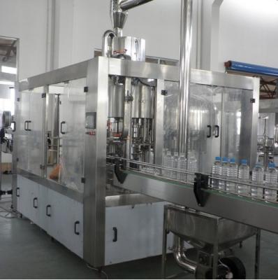 中国 0.6Mpa空気圧のびんの詰物およびシーリングは250を- 1500ml満ちる容量機械で造ります 販売のため