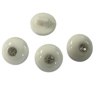 China Faux Diamond On Face 18L Plastic Resin Buttons Round Apply For Sewing Shirt for sale