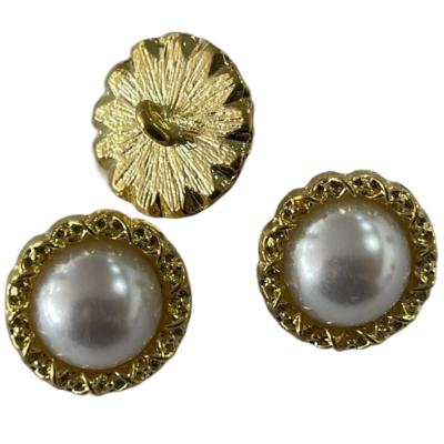 中国 DIYの縫う付属品のためのODMのサイズの真珠の金属のすねのモップのシャツのボタン 販売のため