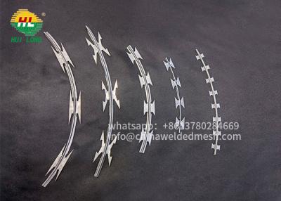 Китай Горячий окунутый гальванизированный стальной поставщик загородки крена сетки колючей проволоки бритвы концертины CBT-65 продается