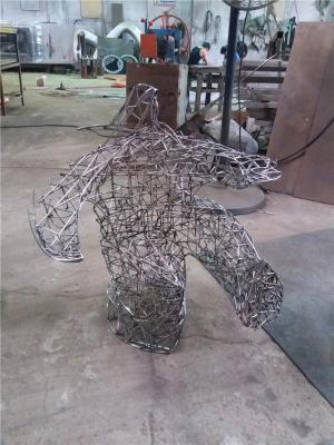 China Custom Abstract Wire Sculpture , Movement Metal Art Sculpture Interior Decoration Gifts for sale