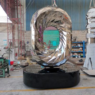 Chine Le diamant abstrait de sculpture en métal a glacé le hall d'exposition de patio décoré des métiers d'acier inoxydable à vendre