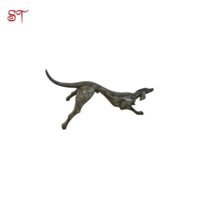 中国 Bronze Indoor Metal Sculptures Greyhound Life Size Christmas Large Dog Home Decoration Statues 販売のため
