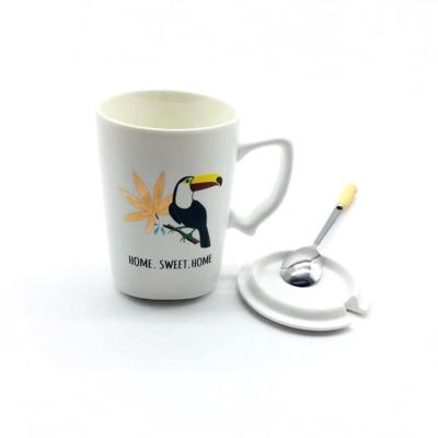 China Office Use 11Oz 320ml White Bone China Mugs With Lid And Spoon for sale