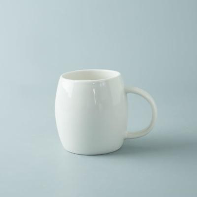 中国 昇進420ml白い陶磁器のコーヒー カップ、14オンスのコーヒー・マグ 販売のため