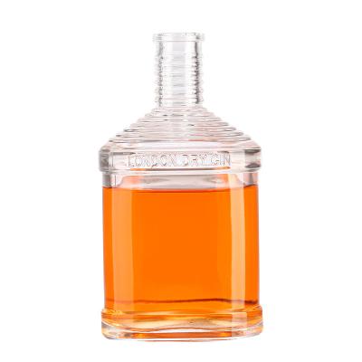 China High Weight Square Clear Empty Glass Bottles for Liquor 250ml 500ml Extra Flint Embossed for sale
