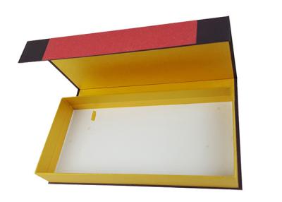 中国 157G Gloss Art Paper Glue 1200G Cardboard Material Book Shape Packing Box Gold Color Inside Book Shape with Magnetic 販売のため
